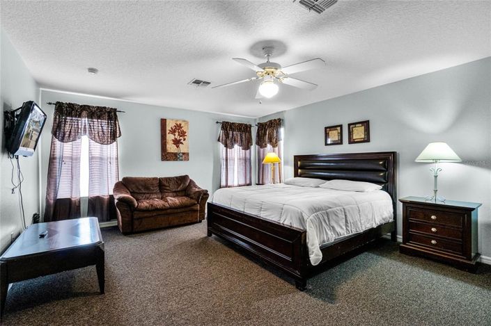 Image No.19-7 Bed Property for sale