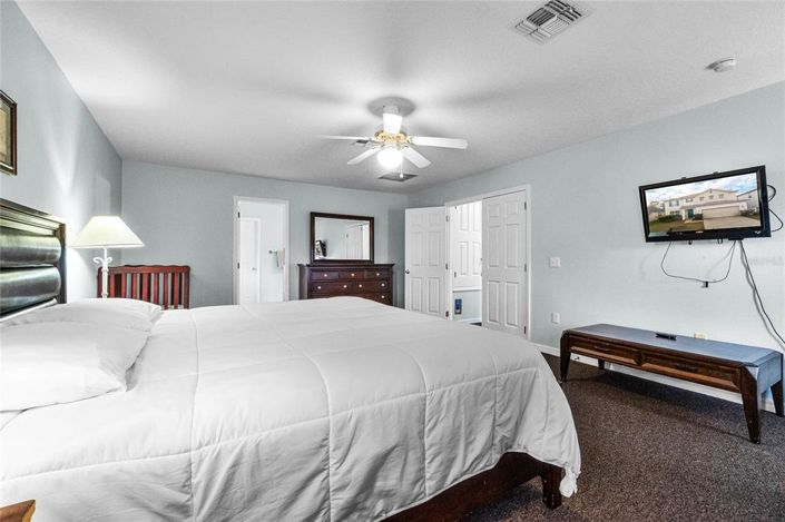 Image No.20-7 Bed Property for sale