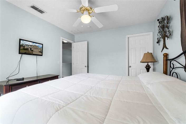 Image No.26-7 Bed Property for sale