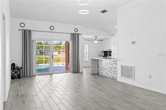 Image No.9-Propriété de 3 chambres à vendre à Davenport