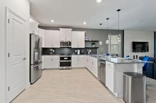 Image No.5-8 Bed House for sale