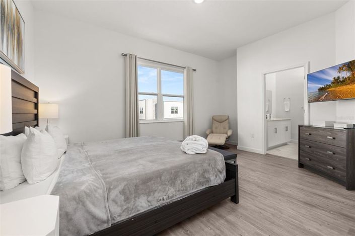 Image No.18-4 Bed Townhouse for sale