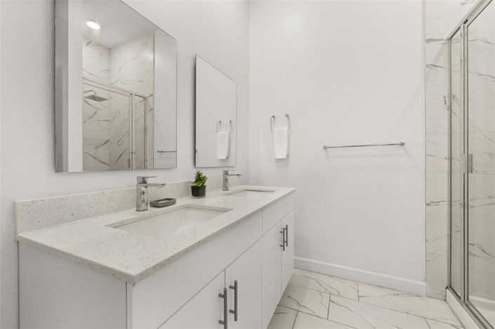 Image No.19-4 Bed Townhouse for sale