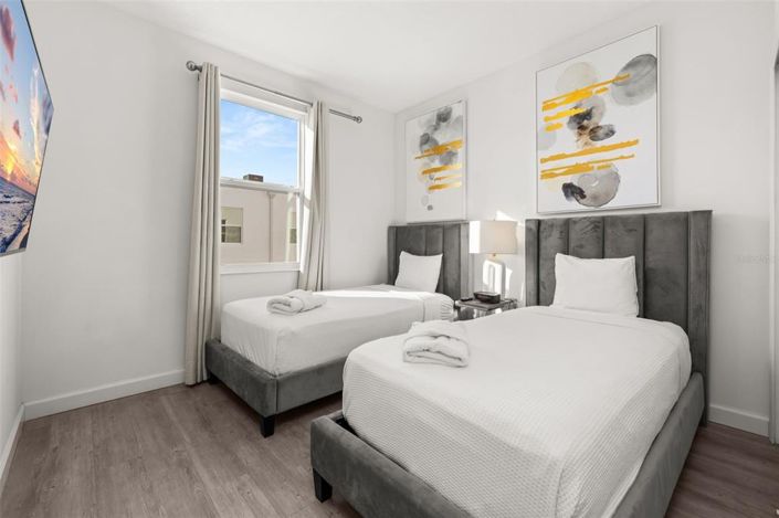 Image No.24-4 Bed Townhouse for sale