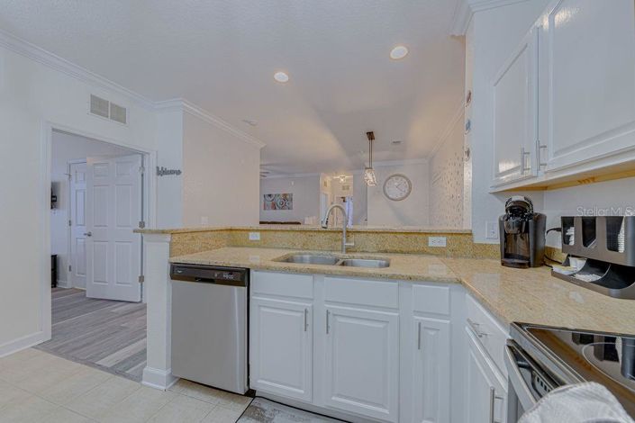 Image No.10-3 Bed Apartment for sale