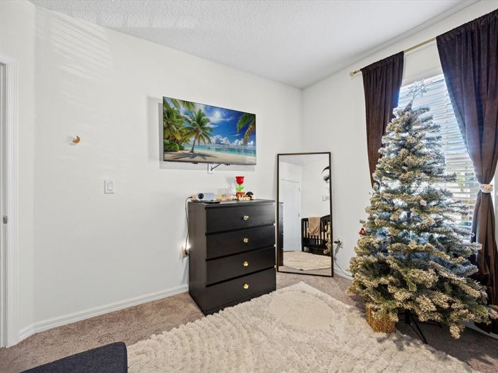 Image No.20-3 Bed Townhouse for sale