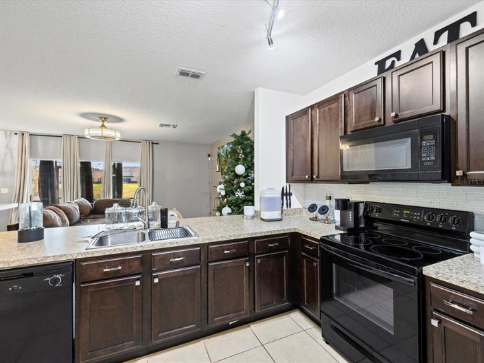 Image No.6-3 Bed Townhouse for sale