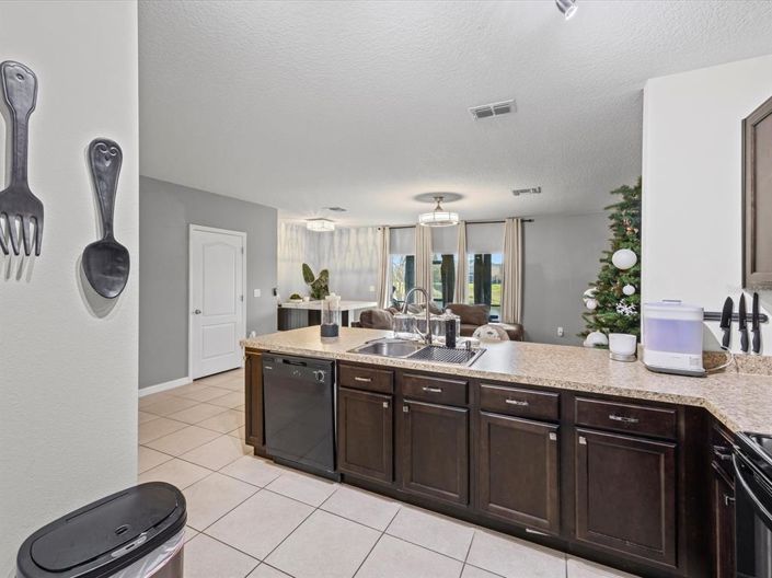 Image No.7-3 Bed Townhouse for sale