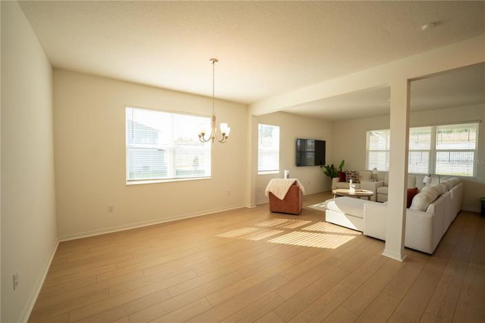 Image No.10-5 Bed House for sale