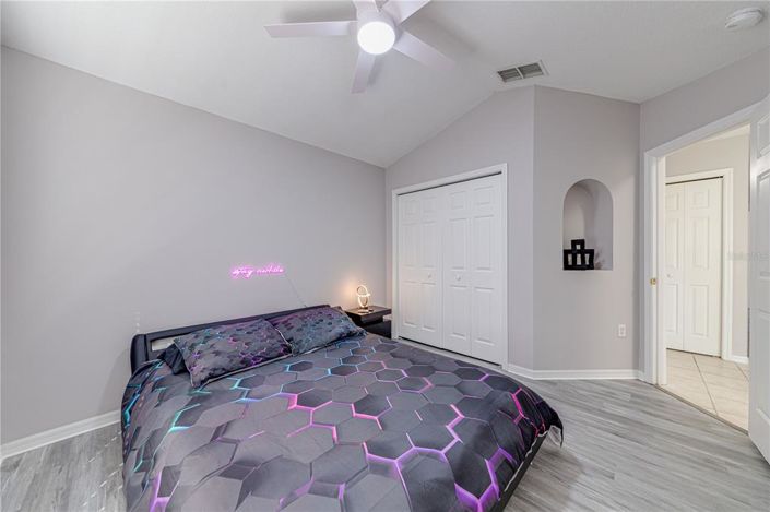 Image No.17-4 Bed House for sale