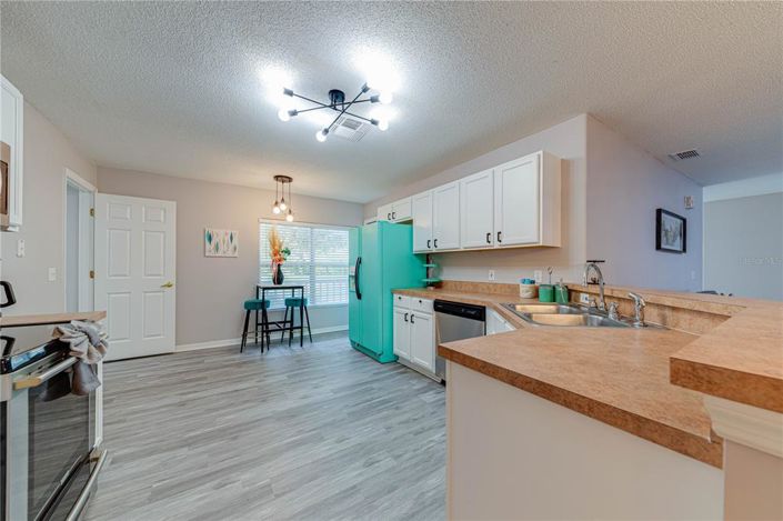 Image No.30-4 Bed House for sale