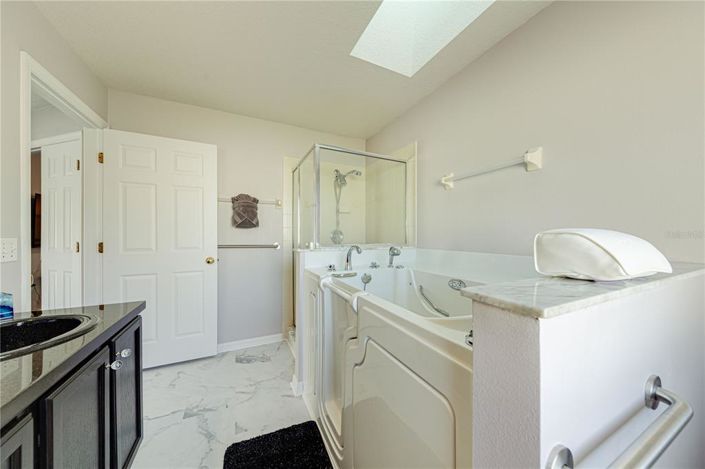 Image No.42-4 Bed House for sale