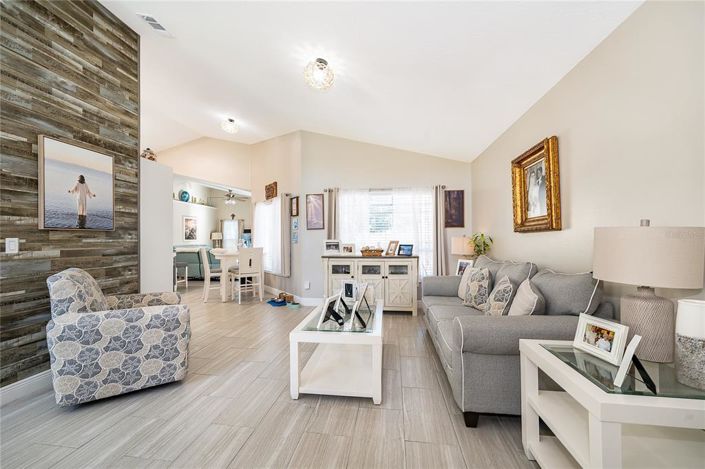 Image No.8-3 Bed House for sale