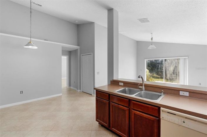 Image No.12-4 Bed House for sale