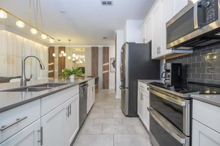 Image No.13-4 Bed Townhouse for sale