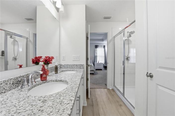 Image No.19-4 Bed House for sale