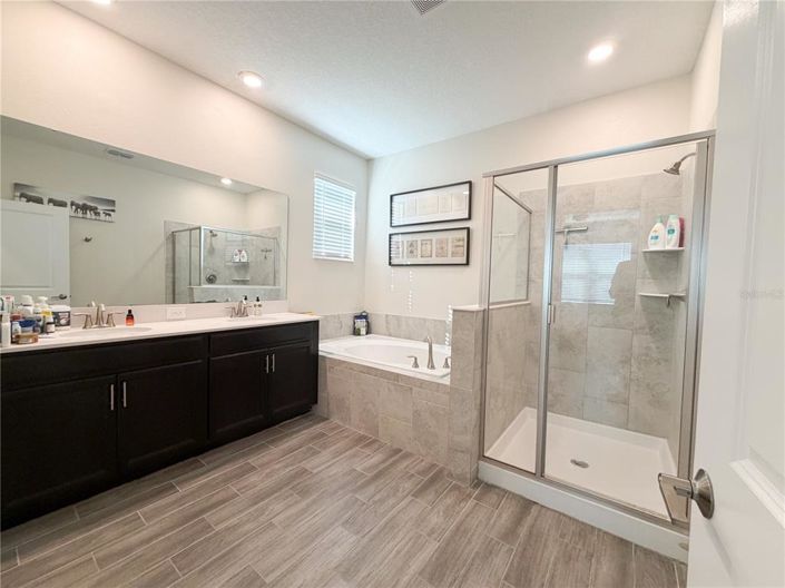 Image No.25-4 Bed House for sale