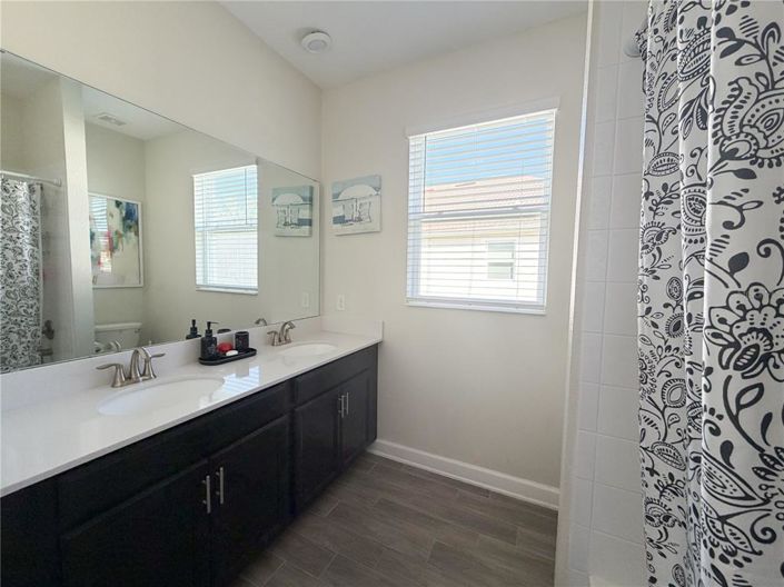 Image No.26-4 Bed House for sale