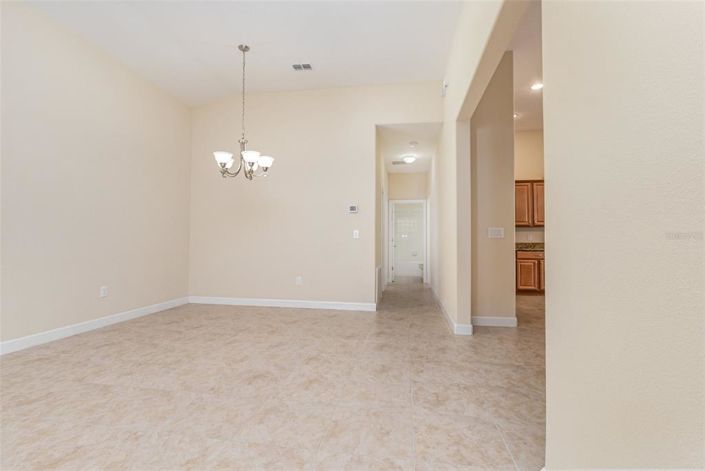 Image No.15-4 Bed House for sale