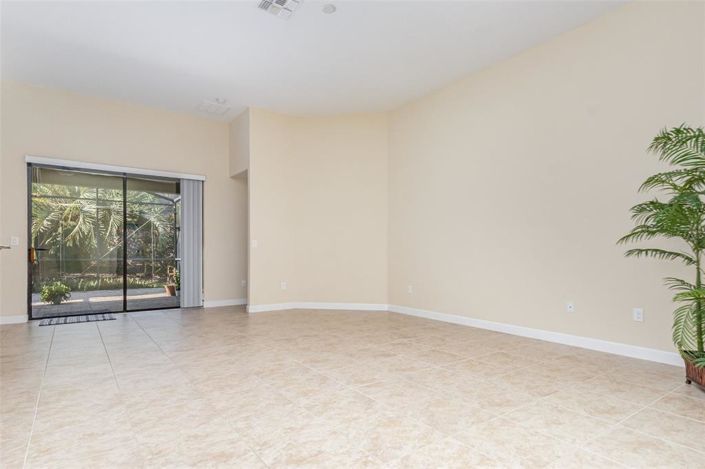 Image No.16-4 Bed House for sale