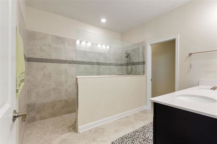 Image No.20-4 Bed Property for sale