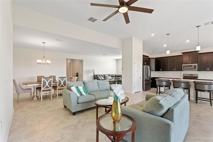 Image No.4-4 Bed Property for sale