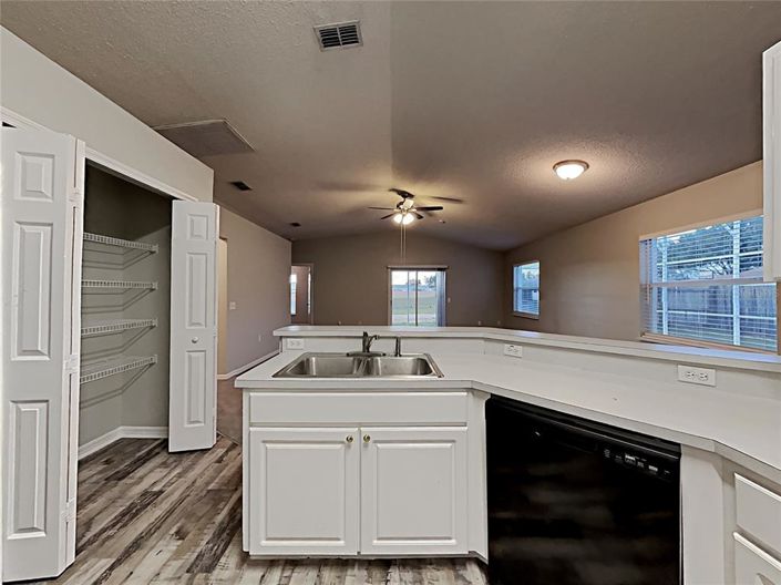 Image No.5-Propriété de 4 chambres à vendre à Davenport