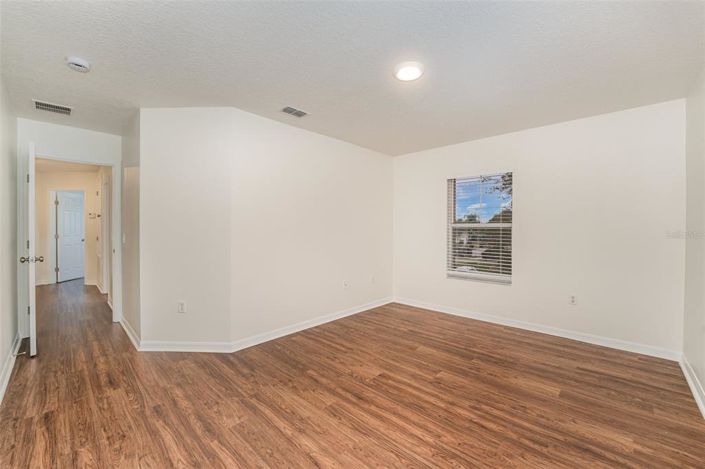 Image No.11-5 Bed Property for sale