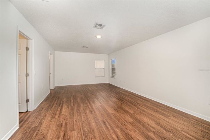 Image No.15-5 Bed House for sale