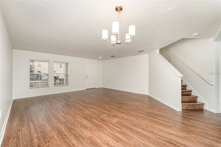 Image No.4-5 Bed House for sale