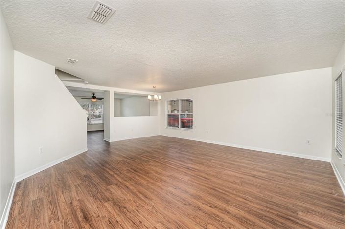 Image No.5-5 Bed House for sale