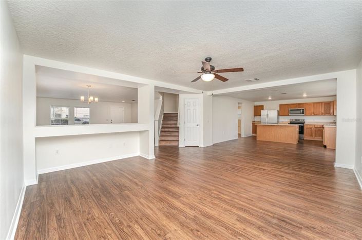 Image No.7-5 Bed House for sale