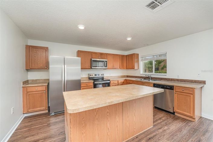 Image No.9-5 Bed Property for sale