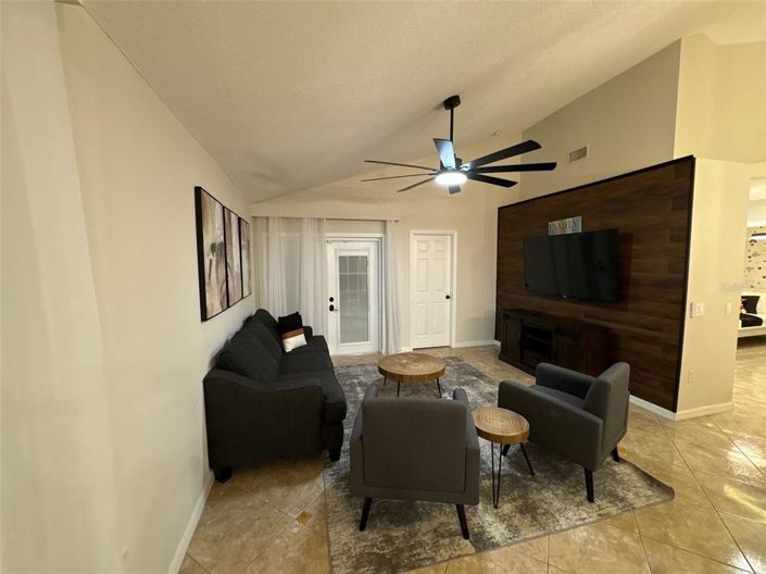 Image No.8-3 Bed Property for sale