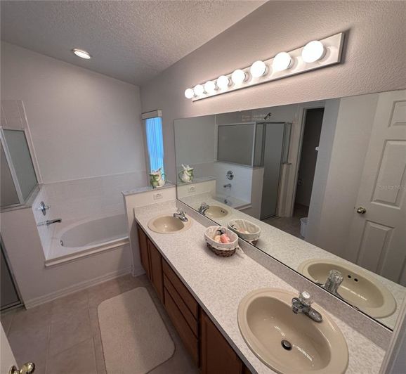 Image No.20-4 Bed Property for sale