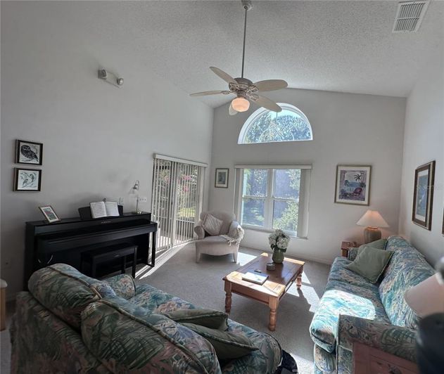 Image No.28-4 Bed Property for sale