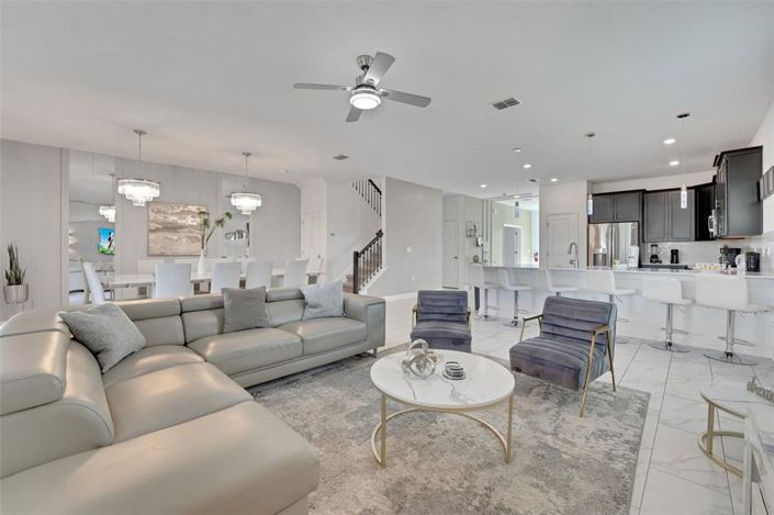 Image No.10-8 Bed Property for sale