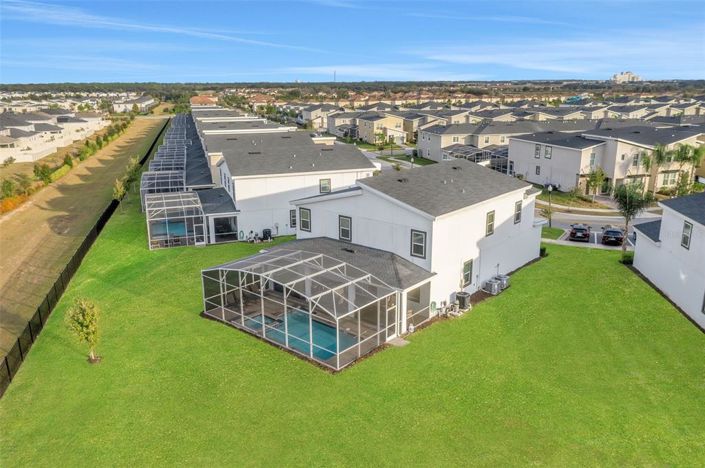 Image No.2-8 Bed Property for sale