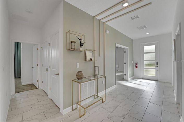 Image No.4-8 Bed House for sale