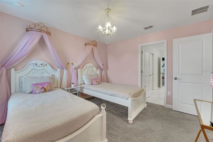 Image No.42-8 Bed House for sale