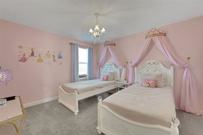 Image No.44-8 Bed Property for sale