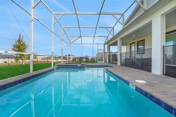 Image No.52-8 Bed House for sale