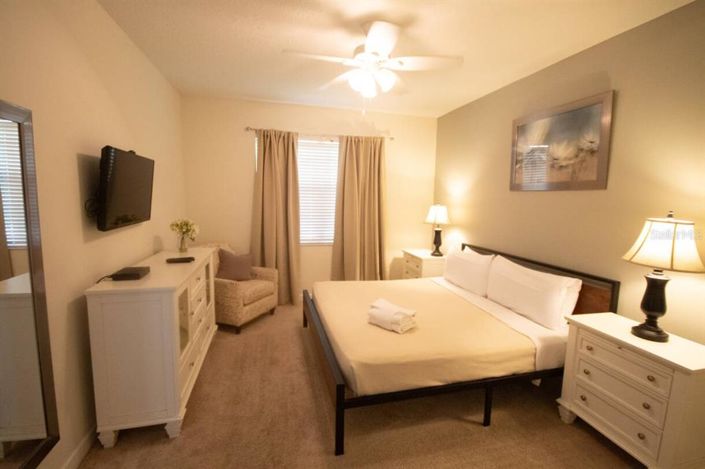 Image No.16-6 Bed Property for sale