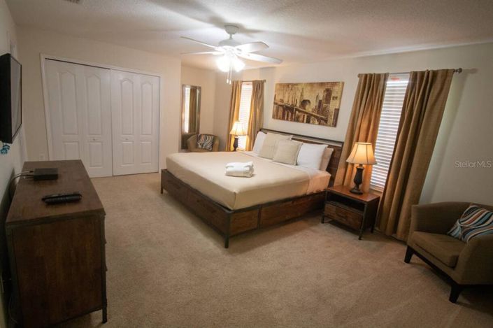 Image No.24-6 Bed House for sale