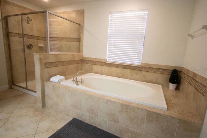 Image No.29-6 Bed House for sale