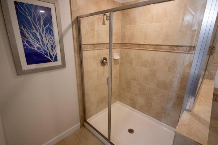 Image No.33-6 Bed House for sale