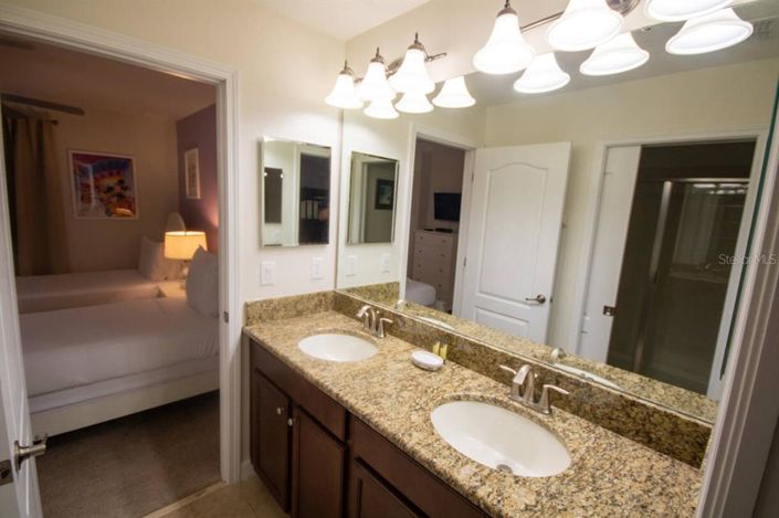 Image No.36-6 Bed House for sale