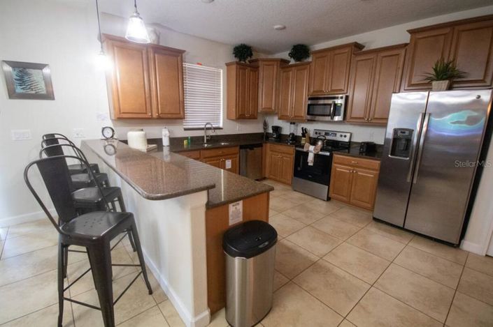 Image No.8-6 Bed House for sale