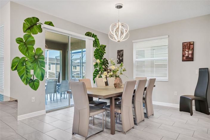 Image No.10-6 Bed Property for sale