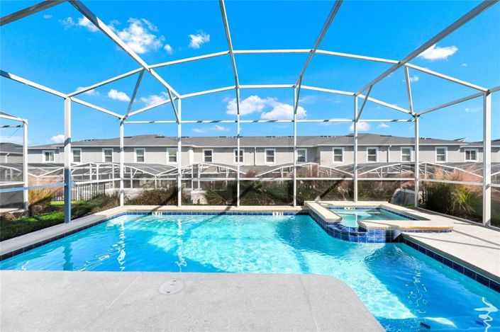 Image No.15-6 Bed Property for sale